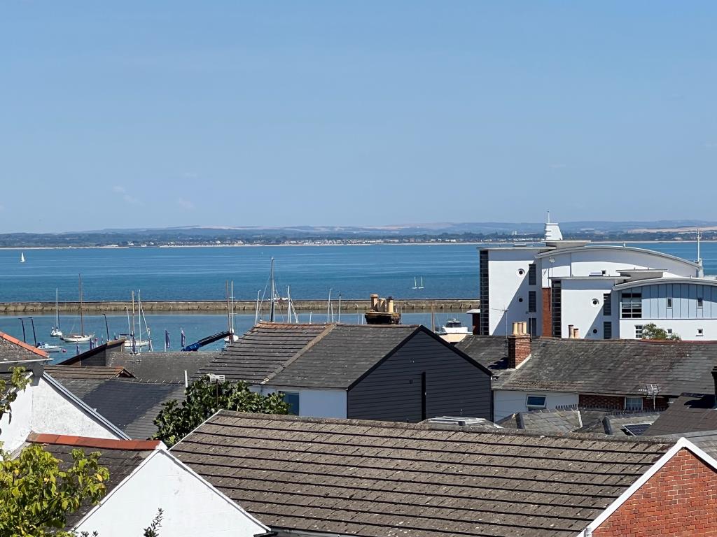 Lot: 118 - HOUSE FOR IMPROVEMENT AND ATTACHED TWO STOREY WORKSHOP WITH POTENTIAL -